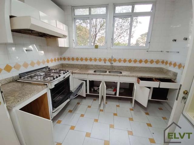 Casa / Sobrado em Condomínio para Locação em Carapicuíba/SP Chácara do Refúgio 6 Quartos