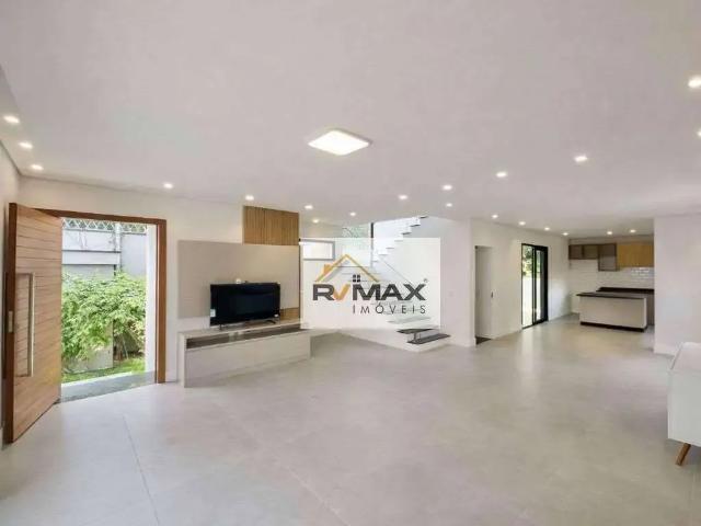 Casa / Sobrado em Condomínio para Locação em Carapicuíba/SP Chácara do Refúgio 3 Quartos