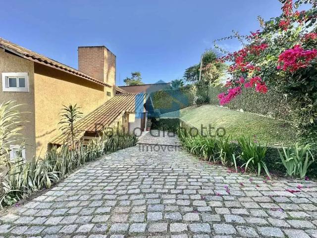 Casa / Sobrado em Condomínio para Locação em Carapicuíba/SP Chácara dos Lagos 3 Quartos