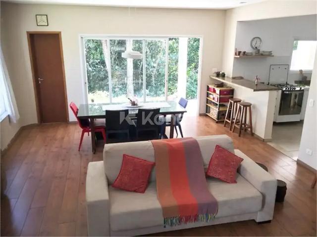 Casa / Sobrado em Condomínio para Locação em Carapicuíba/SP Chácara Moinho Velho 4 Quartos