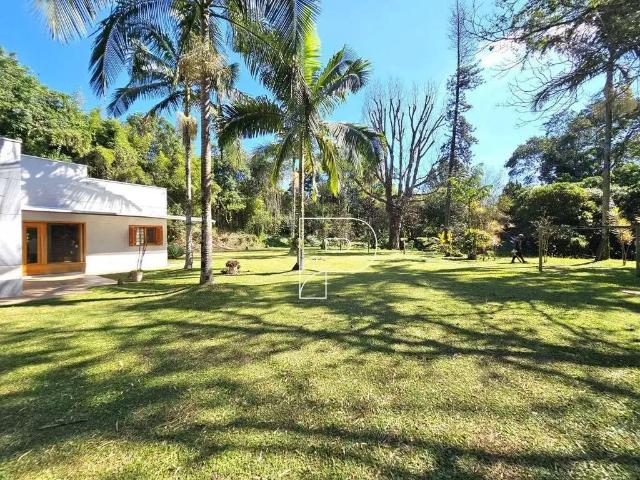 Casa / Sobrado em Condomínio para Locação em Carapicuíba/SP Granja Viana 4 Quartos