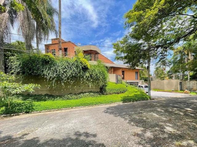 Casa / Sobrado em Condomínio para Locação em Carapicuíba/SP Granja Viana 5 Quartos