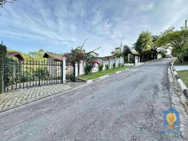 Casa / Sobrado em Condomínio para Locação em Carapicuíba/SP Granja Viana 3 Quartos