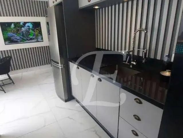 Casa / Sobrado em Condomínio para Locação em Carapicuíba/SP Recanto Impla 4 Quartos