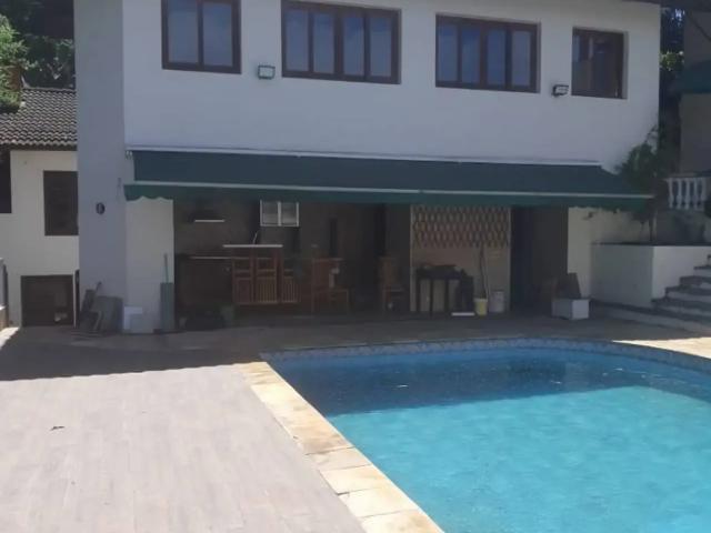 Casa / Sobrado em Condomínio para Locação em Carapicuíba/SP Residencial Euroville 5 Quartos