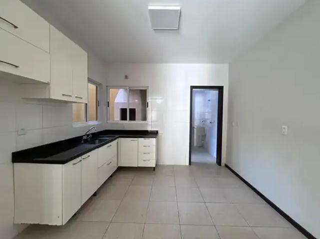 Casa / Sobrado em Condomínio para Locação em Cascavel/PR Country 4 Quartos