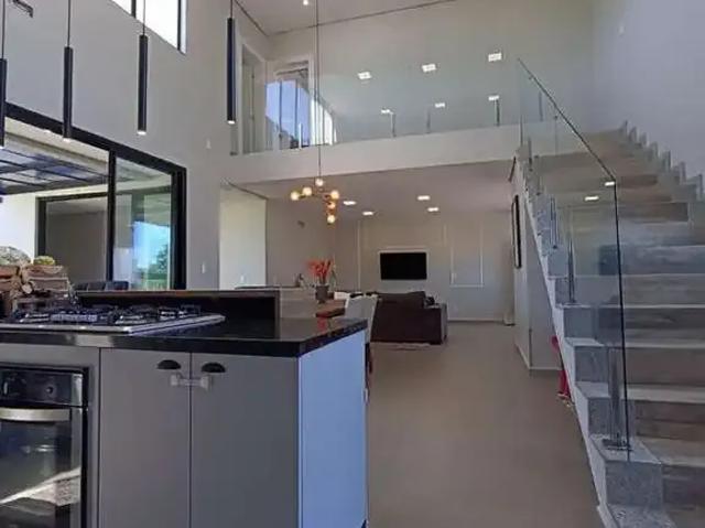 Casa / Sobrado em Condomínio para Locação em Chapecó/SC Gôio En 4 Quartos