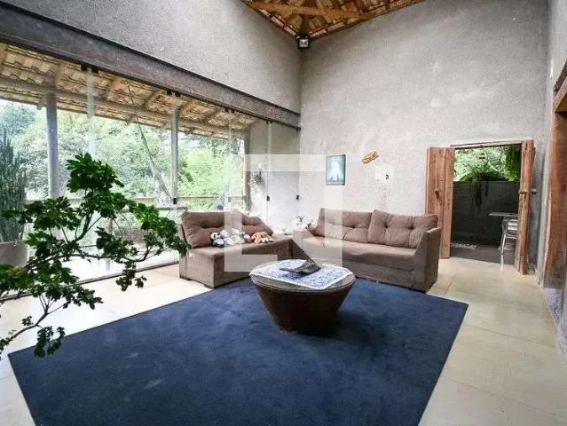 Casa / Sobrado em Condomínio para Locação em Contagem/MG Colonial 3 Quartos