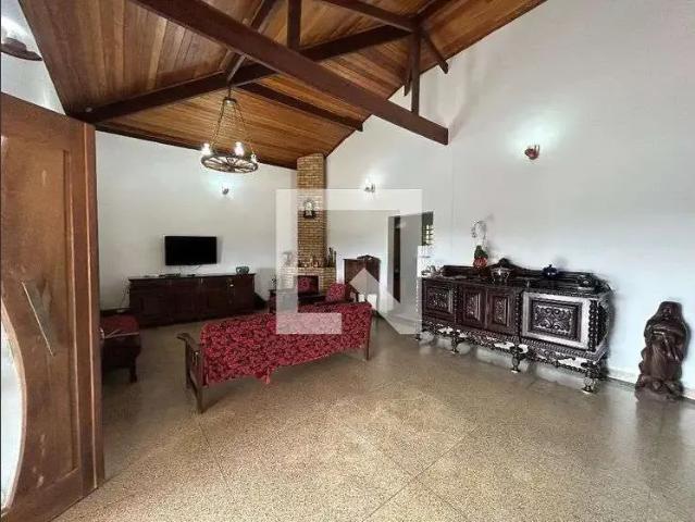 Casa / Sobrado em Condomínio para Locação em Contagem/MG Colonial 4 Quartos