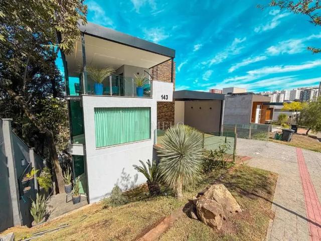 Casa / Sobrado em Condomínio para Locação em Contagem/MG Portal do Sol 3 Quartos
