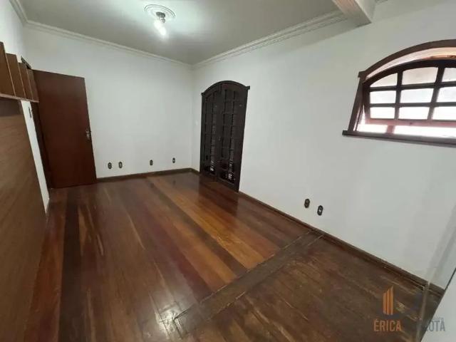 Casa / Sobrado em Condomínio para Locação em Conselheiro Lafaiete/MG Progresso 4 Quartos