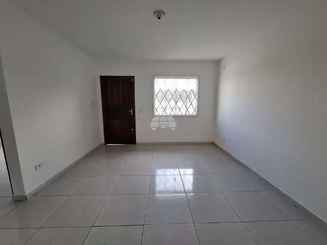 Casa / Sobrado em Condomínio para Locação em Colombo/PR Parque do Embu 3 Quartos