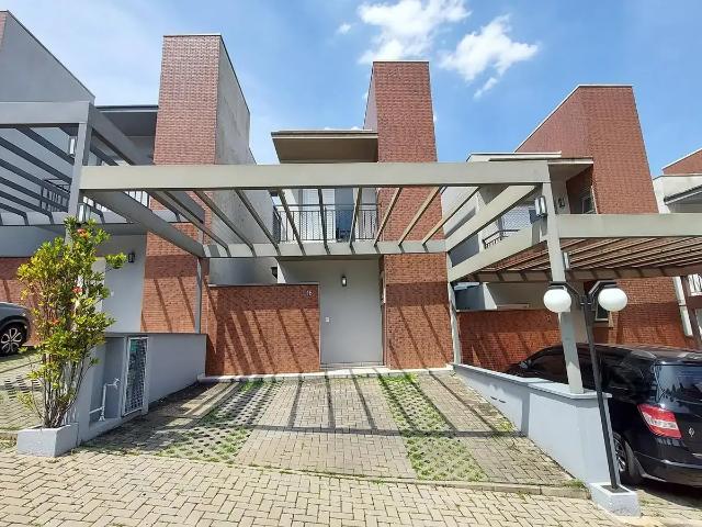 Casa / Sobrado em Condomínio para Locação em Cotia/SP Chácara Pavoeiro 3 Quartos
