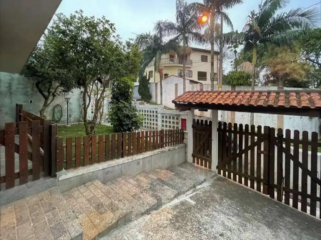 Casa / Sobrado em Condomínio para Locação em Cotia/SP Gramado 5 Quartos
