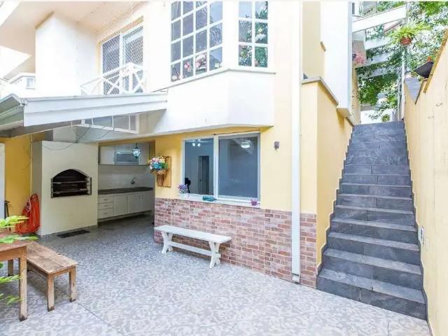 Casa / Sobrado em Condomínio para Locação em Cotia/SP Granja Viana 3 Quartos