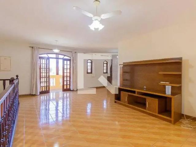 Casa / Sobrado em Condomínio para Locação em Cotia/SP Jardim Barbacena 3 Quartos