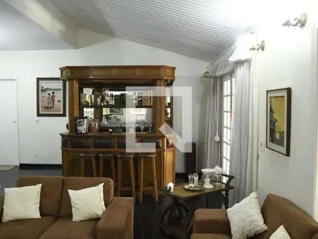 Casa / Sobrado em Condomínio para Locação em Cotia/SP Jardim Barbacena 4 Quartos