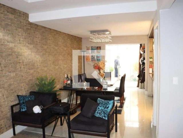 Casa / Sobrado em Condomínio para Locação em Cotia/SP Jardim Passárgada I 3 Quartos