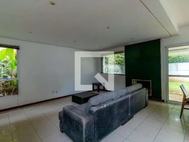 Casa / Sobrado em Condomínio para Locação em Cotia/SP Lajeado 4 Quartos