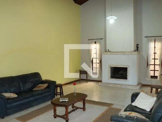 Casa / Sobrado em Condomínio para Locação em Cotia/SP Quinta dos Angicos 3 Quartos