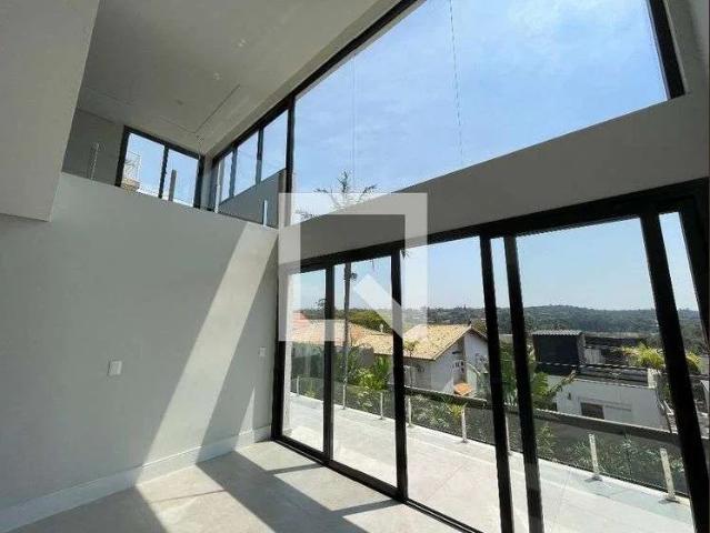 Casa / Sobrado em Condomínio para Locação em Cotia/SP São Paulo II 4 Quartos