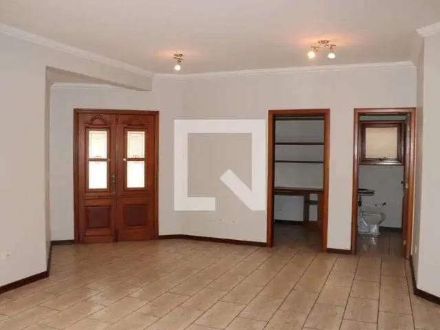 Casa / Sobrado em Condomínio para Locação em Cotia/SP São Paulo II 5 Quartos