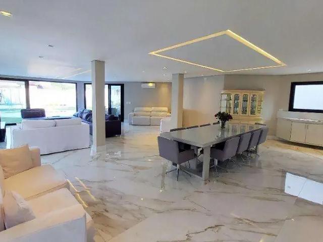 Casa / Sobrado em Condomínio para Locação em Cotia/SP São Paulo II 6 Quartos