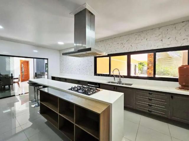Casa / Sobrado em Condomínio para Locação em Cotia/SP Vila de São Fernando 4 Quartos