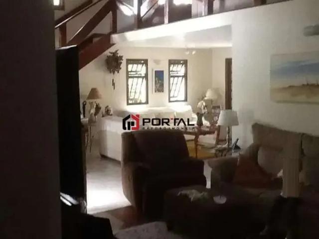 Casa / Sobrado em Condomínio para Locação em Cotia/SP Vila Santo Antônio 3 Quartos