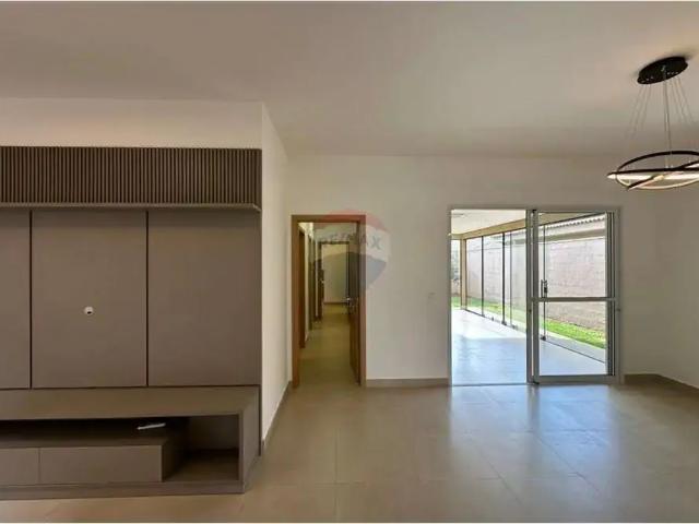 Casa / Sobrado em Condomínio para Locação em Cravinhos/SP Centro 3 Quartos