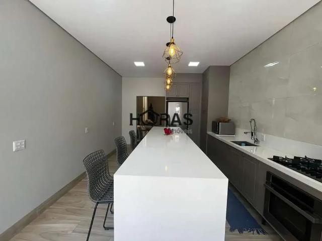Casa / Sobrado em Condomínio para Locação em Cuiabá/MT Jardim Imperial 3 Quartos