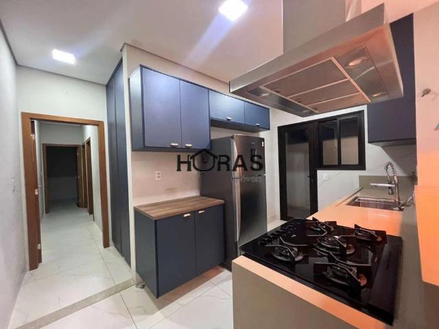 Casa / Sobrado em Condomínio para Locação em Cuiabá/MT Jardim Imperial 3 Quartos