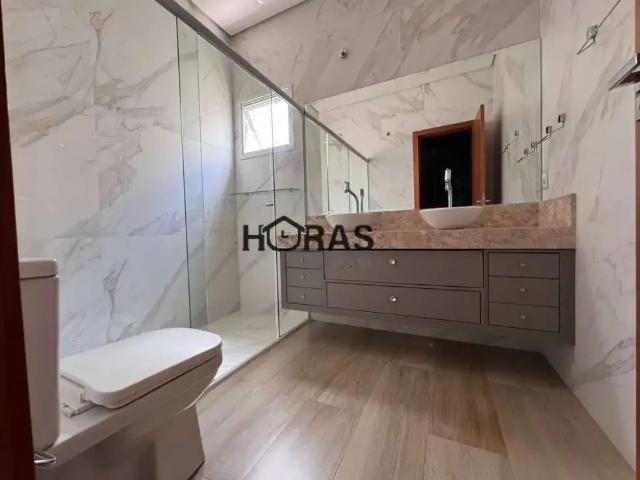 Casa / Sobrado em Condomínio para Locação em Cuiabá/MT Jardim Imperial 3 Quartos