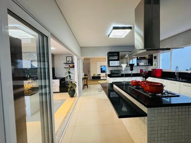Casa / Sobrado em Condomínio para Locação em Cuiabá/MT Jardim Imperial 4 Quartos