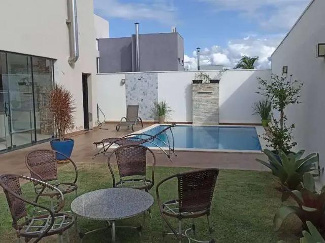 Casa / Sobrado em Condomínio para Locação em Cuiabá/MT Jardim Itália 4 Quartos