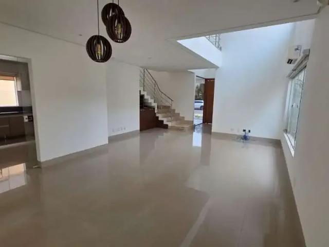 Casa / Sobrado em Condomínio para Locação em Cuiabá/MT Jardim Itália 4 Quartos