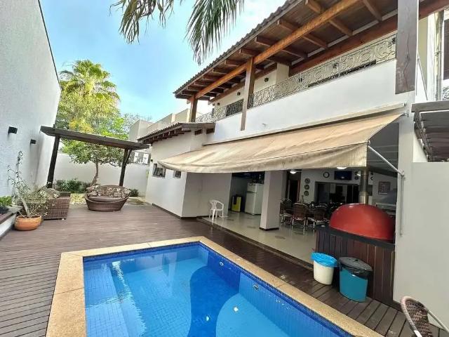 Casa / Sobrado em Condomínio para Locação em Cuiabá/MT Jardim Itália 4 Quartos
