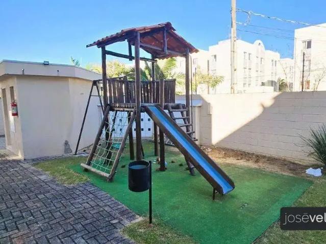 Casa / Sobrado em Condomínio para Locação em Curitiba/PR Novo Mundo 4 Quartos