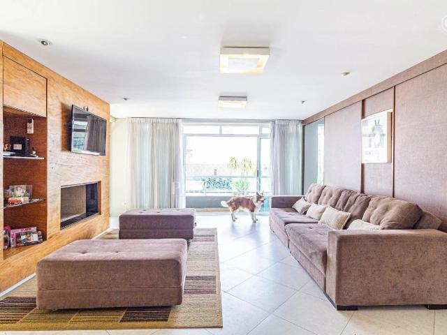 Casa / Sobrado em Condomínio para Locação em Curitiba/PR Orleans 4 Quartos