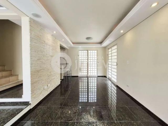 Casa / Sobrado em Condomínio para Locação em Curitiba/PR Bacacheri 3 Quartos