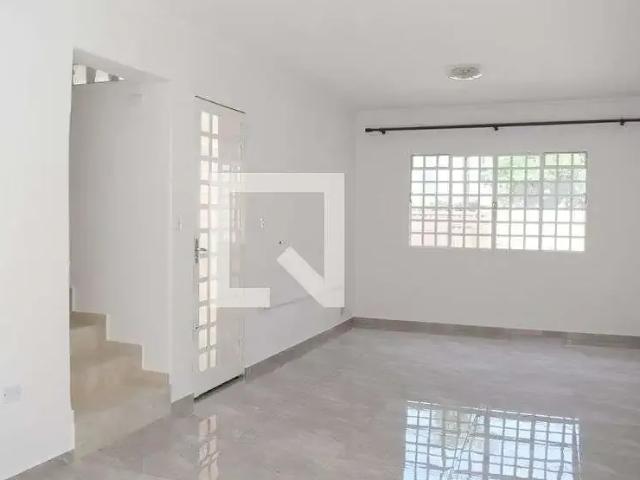 Casa / Sobrado em Condomínio para Locação em Curitiba/PR Bacacheri 3 Quartos