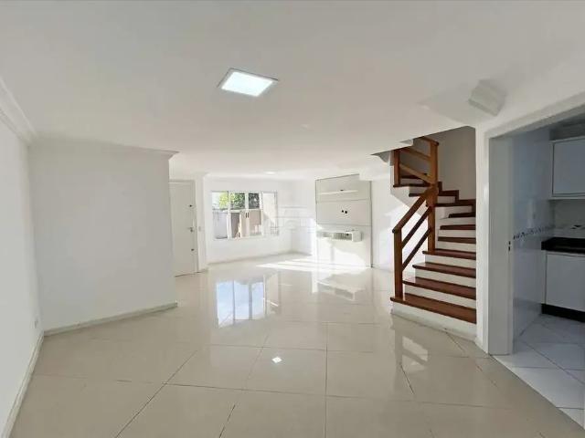 Casa / Sobrado em Condomínio para Locação em Curitiba/PR Bairro Alto 3 Quartos