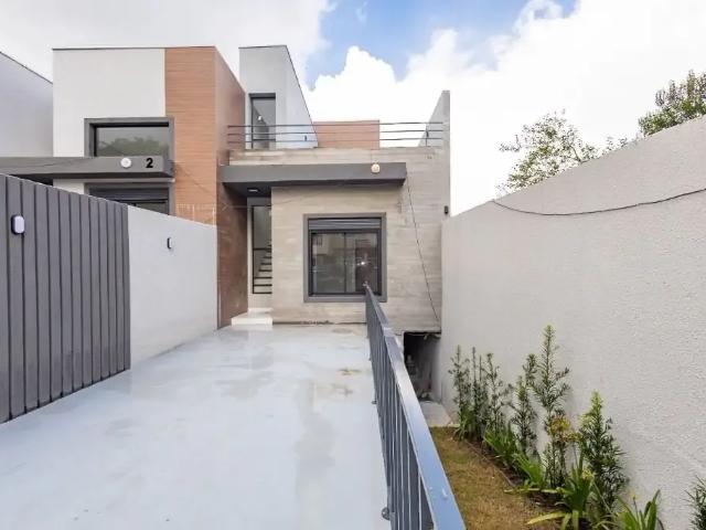 Casa / Sobrado em Condomínio para Locação em Curitiba/PR Barreirinha 3 Quartos