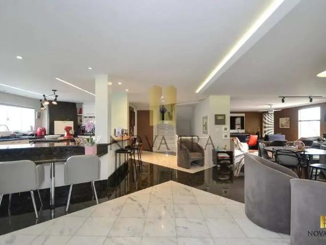 Casa / Sobrado em Condomínio para Locação em Curitiba/PR Campo Comprido