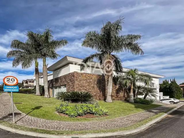 Casa / Sobrado em Condomínio para Locação em Curitiba/PR Campo Comprido 4 Quartos