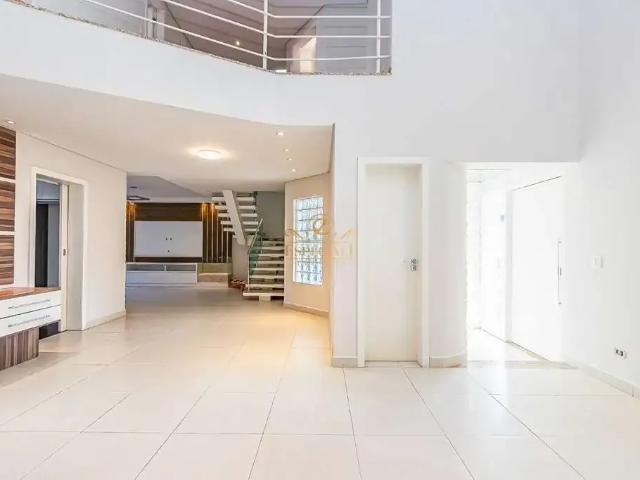 Casa / Sobrado em Condomínio para Locação em Curitiba/PR Campo Comprido 4 Quartos