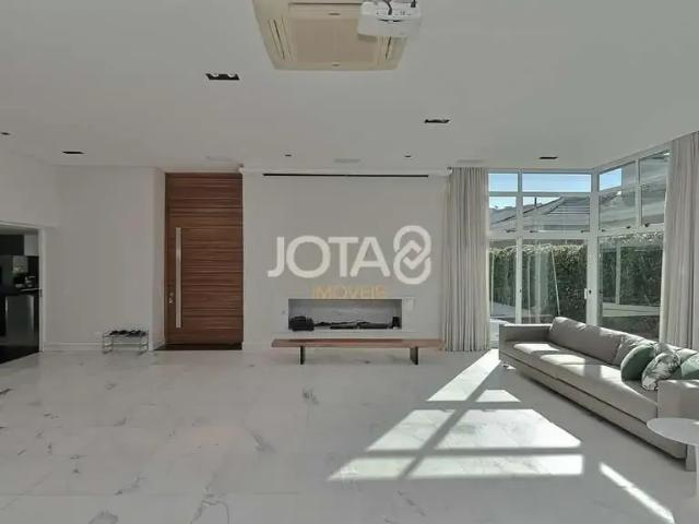 Casa / Sobrado em Condomínio para Locação em Curitiba/PR Campo Comprido 5 Quartos