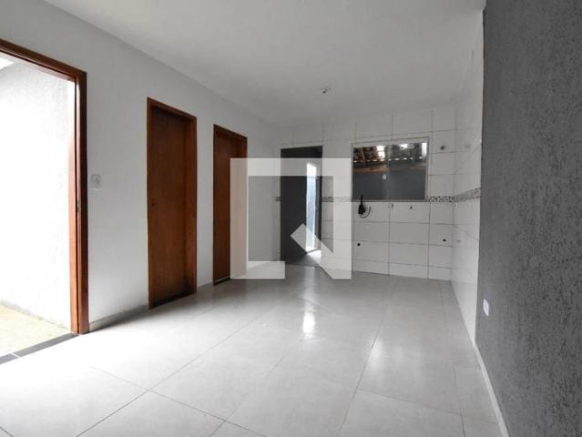 Casa / Sobrado em Condomínio para Locação em Curitiba/PR Campo de Santana 2 Quartos