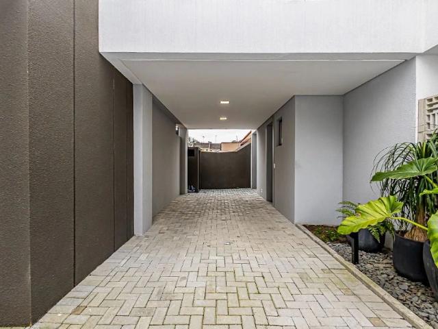 Casa / Sobrado em Condomínio para Locação em Curitiba/PR Guabirotuba 3 Quartos