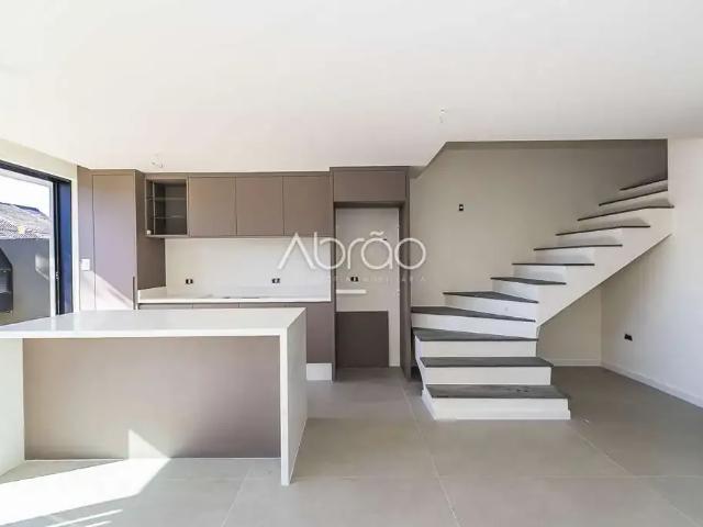 Casa / Sobrado em Condomínio para Locação em Curitiba/PR Guabirotuba 3 Quartos